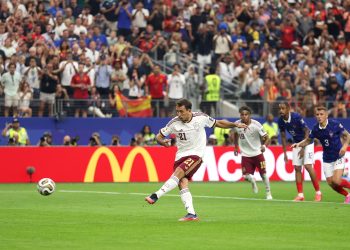 Espanha abre o placar com Oyarzabal, e França fica em desvantagem pela primeira vez na Copa