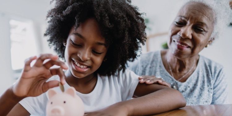 Férias de julho: confira 5 atividades para ensinar educação financeira às crianças de forma leve