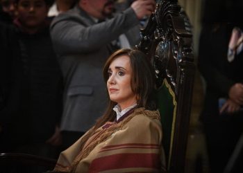 Filha de ex-combatente nas Malvinas, vice-presidente argentina chama ingleses de 'piratas usurpadores' antes de jogo