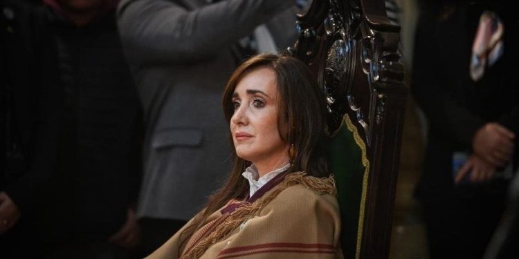 Filha de ex-combatente nas Malvinas, vice-presidente argentina chama ingleses de 'piratas usurpadores' antes de jogo