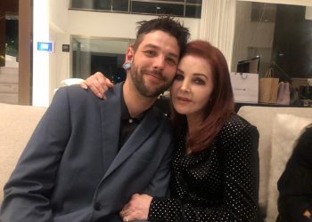 Filho de Priscilla Presley com produtor brasileiro lança vaquinha para vender pizza na garagem