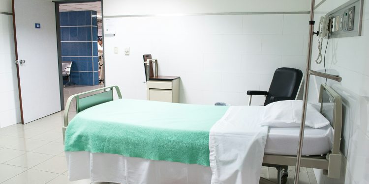 Fiocruz: hospitalizações por infecções respiratórias começam a cair após 5 meses de alta