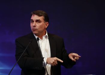 Flávio critica Michelle após novo post nas redes: ‘Está equivocada quando insinua que estive em festa de Vorcaro’