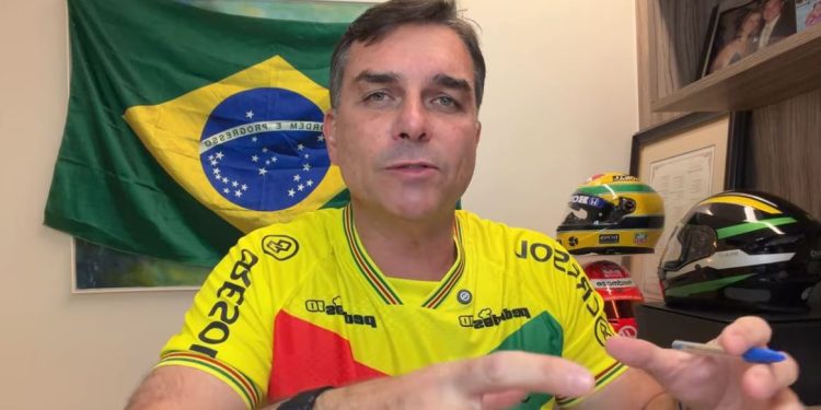 Flávio diz ser uma 'pessoa altamente perseguida' após campanha acumular desgastes