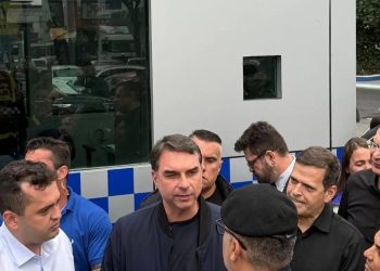 Flávio irrita PL do Rio por agenda com família aliada de Paes enquanto direita aguarda definição sobre Senado