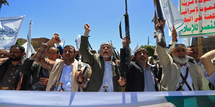 Grupo rebelde Houthi anuncia bloqueio naval contra a Arábia Saudita