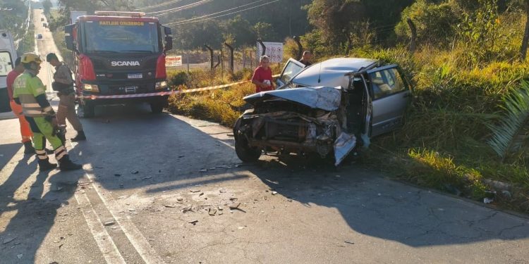 Homem morre após capotamento de carro na MG-050
