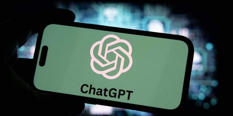 IA com reclame: ChatGPT passa a exibir anúncios no Brasil; veja o que muda para os usuários