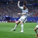 Ídolo da Argentina, Batistuta evita escolher quem foi melhor entre Messi e Maradona: 'o que ele está fazendo agora me deixou cheio de dúvidas'