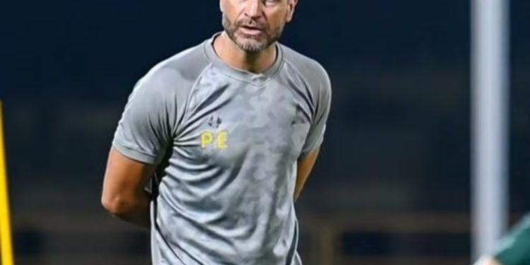 Ídolo do Porto, carreira na Árabia e substituído por Carille: Saiba quem é Pedro Emanuel, novo técnico do Vasco