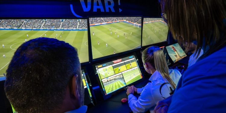 Impedimento semiautomático no Brasileirão: oito perguntas para entender a nova tecnologia que estreia neste sábado