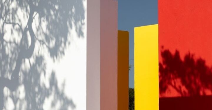 Inglaterra recebe obra de Hélio Oiticica, primeira instalação ao ar livre na Europa do artista brasileiro