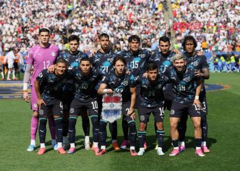 Seleção do Paraguai antes da classificação sobre a Alemanha — Foto: Odd ANDERSEN / AFP