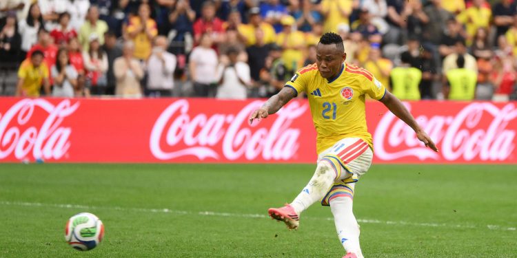 Jogador da Colômbia recebe ameaça de morte após eliminação na Copa do Mundo