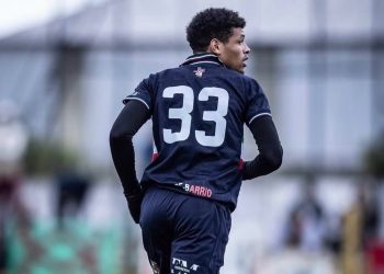 Jogador de futebol uruguaio que atuava na Itália morre, aos 22 anos