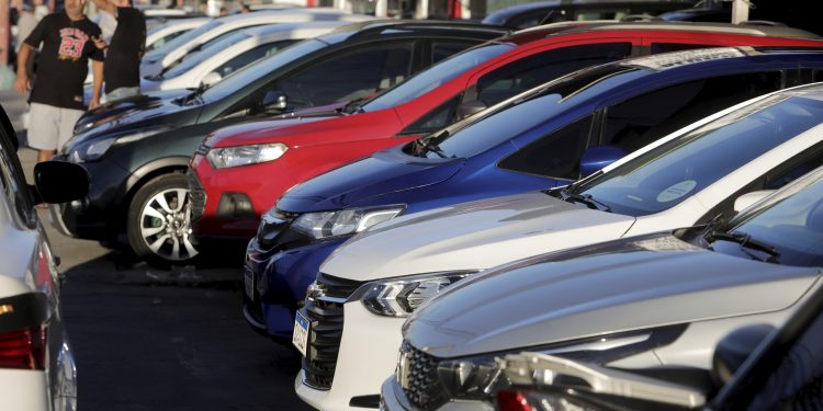 Liquidação automotiva: entenda por que carros novos e usados estão mais baratos no Brasil e o que os chineses têm a ver com isso