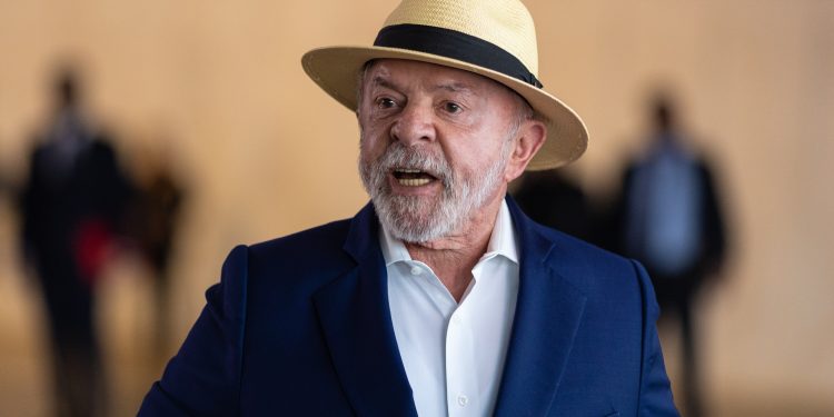 Lula sanciona hoje criação do 'Pix Pensão', que prevê transferência automática de pensão alimentícia. Entenda como vai funcionar
