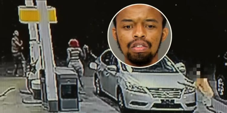 Mãe usa bomba de gasolina para defender filho de tentativa de sequestro nos EUA; homem é preso