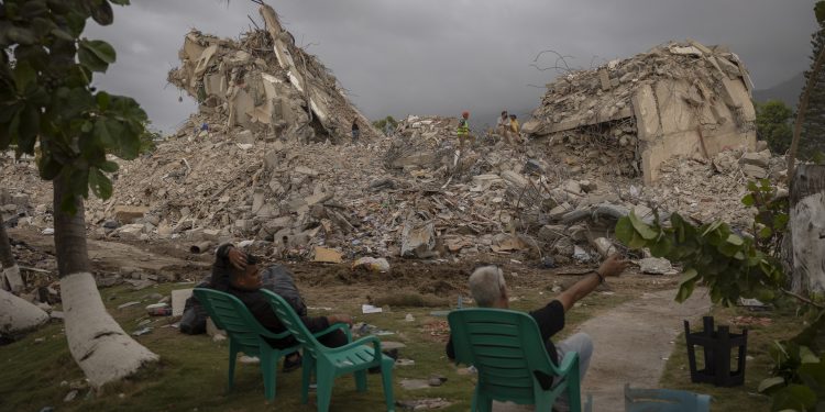 Mais de 28 mil pessoas têm casas em risco de desabar após terremoto na Venezuela: ‘É duro perder tudo assim’