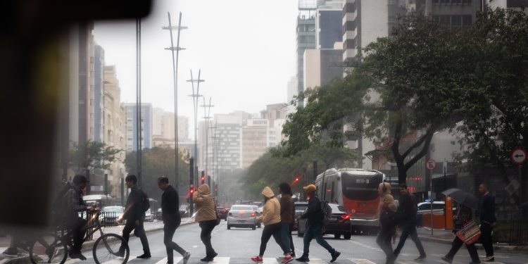 Massa de ar frio mantém temperaturas baixas no Rio, SP e MG; Sul volta a ter geadas e tempo 'congelante'; veja previsão