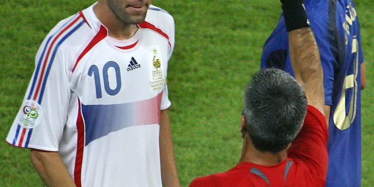 Materazzi relembra cabeçada de Zidane na final de 2006: ‘Ele não é santo’