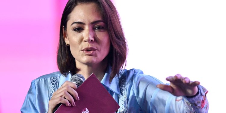 Meio/Ideia: 15,4% afirmam que Michelle Bolsonaro é a mulher mais poderosa do país, e 9% citam Janja