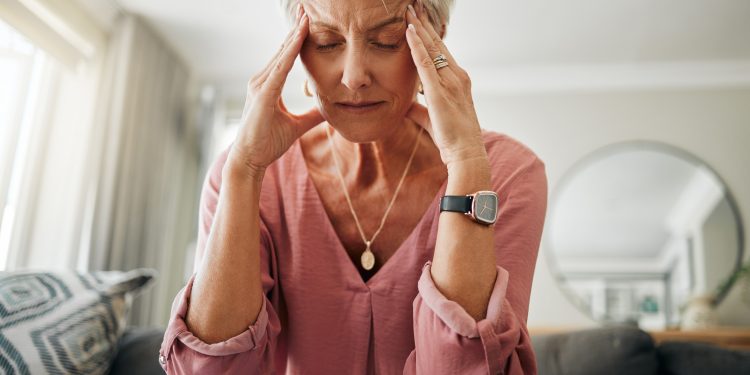 Menopausa vai além das ondas de calor, alerta ginecologista