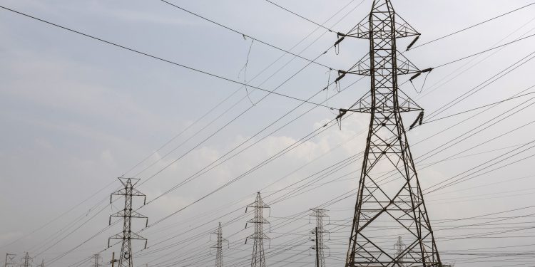 Mercado livre de energia: governo prepara regras para que consumidores possam escolher fornecedor de luz