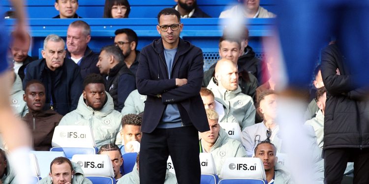 Meses após assinar contrato de seis anos com o Chelsea, técnico é anunciado por novo clube