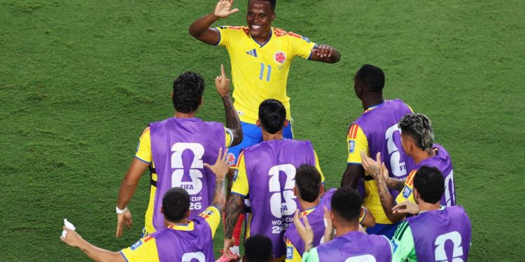 Arias marcou o gol da Colômbia — Foto: Carl Recine/Getty Images/AFP