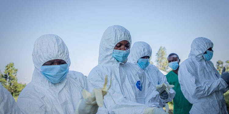 Mil casos em 10 dias: Surto de ebola na RDC passa de 3 mil infectados e 1,3 mil mortes