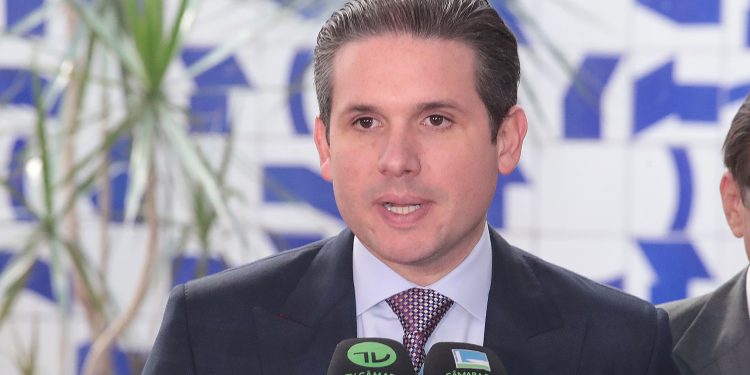 Motta diz que investigação contra Valdemar tenta 'criminalizar a política'