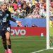 Enciso comemora gol do Paraguai sobre a Alemanha, do goleiro Neuer, na Copa do Mundo — Foto: Odd ANDERSEN / AFP