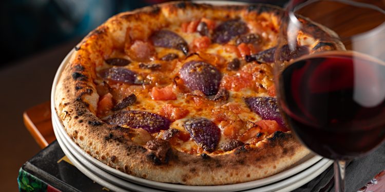 No Dia da Pizza, pizzaiolos do Rio e de São Paulo dão dicas de como fazer o molho perfeito