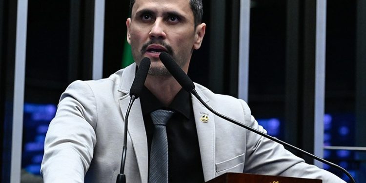 O Republicanos rifou Cleitinho e agora o que importa é: quem ele apoiará para o governo de Minas?