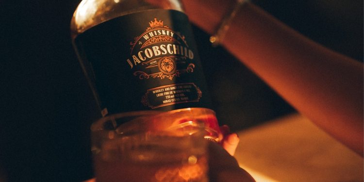 O sucesso dos licores de whiskey entre novos apreciadores
