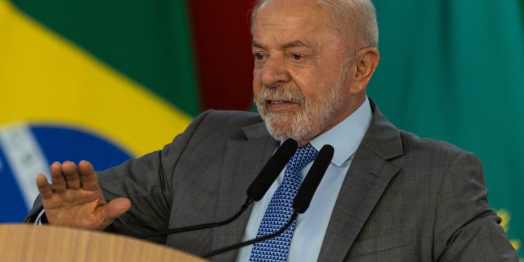 PT afirma em nota que Flávio não explicou relação com Vorcaro, mas omite elo de Master com Jaques