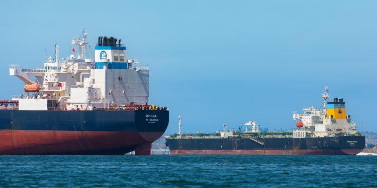 Petróleo sobe 3,8% com ataques no Oriente Médio e supera US$ 91, maior nível desde junho