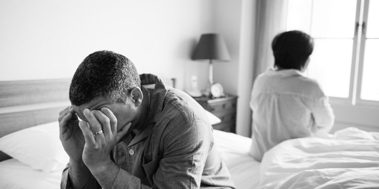 Por que os casais brigam por coisas insignificantes? Psicóloga explica