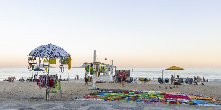 Prefeitura anuncia nesta terça-feira operação Tolerância Zero de combate ao comércio ambulante clandestino na orla