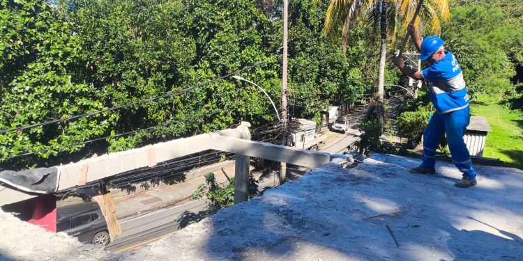 Prefeitura inicia demolição de prédio irregular no Joá após denúncias de moradores