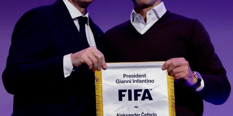 Presidente da Uefa não vai à final da Copa do Mundo em protesto contra a Fifa, diz site