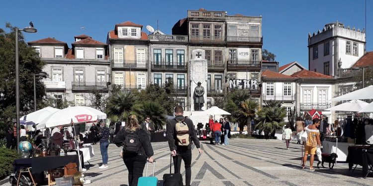 Presidente de Portugal tem argumentos para vetar apertos na imigração