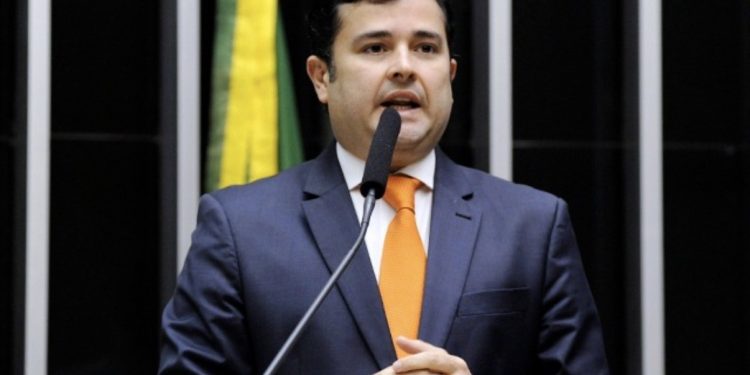 Presidente de federação União-PP em Pernambuco rejeita apoio a Flávio Bolsonaro: “não vou admitir”