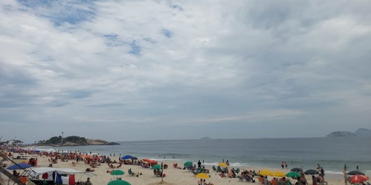 Previsão do Tempo: Sol aparece neste sábado, mas nova frente fria muda o tempo a partir de domingo; veja
