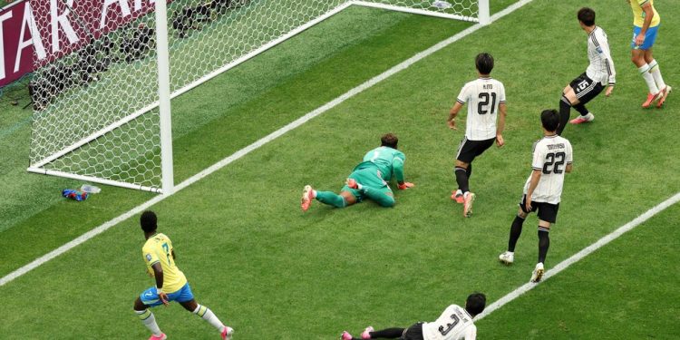 Vinicius Junior acerta a trave em Brasil x Japão pela 2ª fase da Copa do Mundo 2026 — Foto: Molly Darlington / GETTY IMAGES NORTH AMERICA / Getty Images via AFP