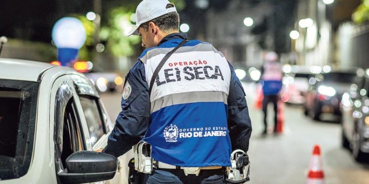 Queda de 93%: região com maior índice de roubo de veículos do Rio registrou apenas um caso durante ações da Operação Lei Seca no primeiro semestre