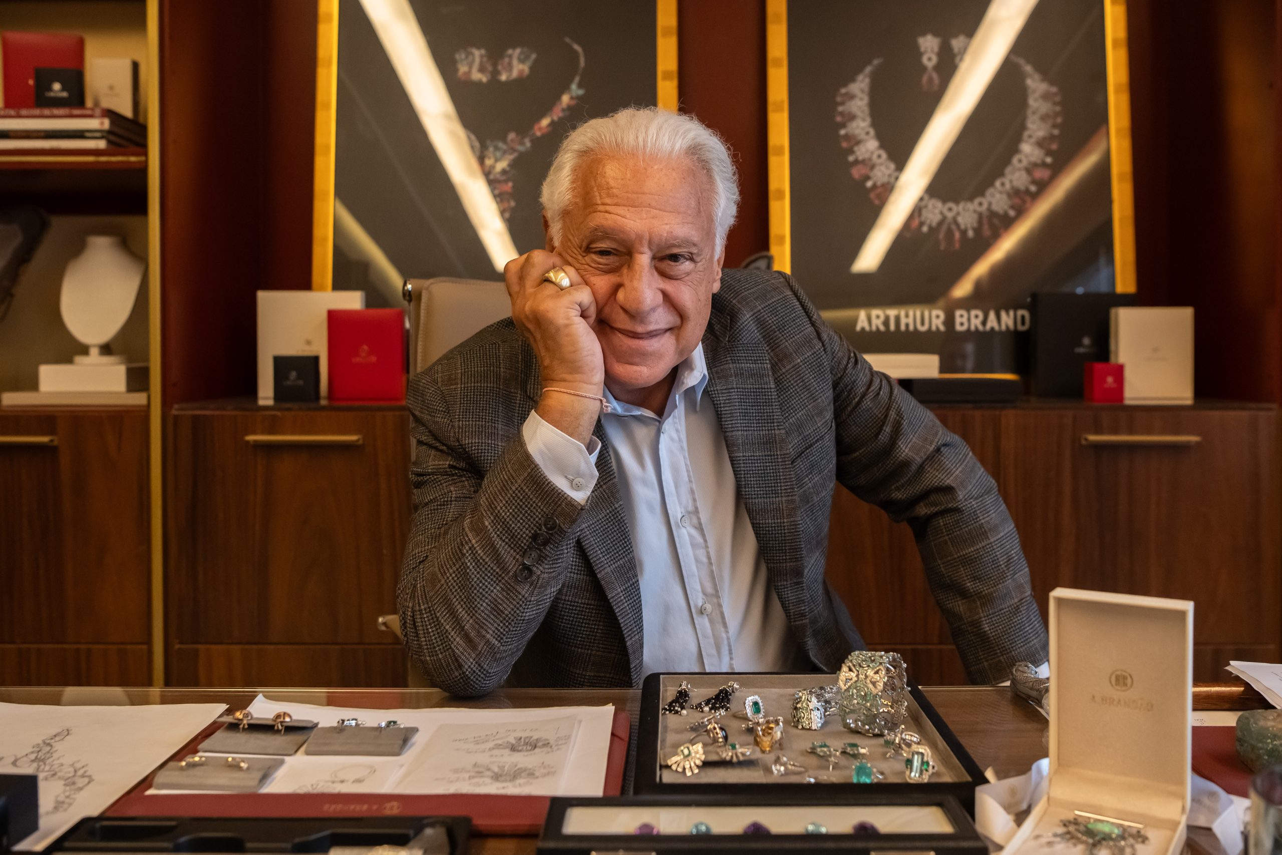 Quem matou Arthur Brandão na novela 'Quem ama cuida'? Antonio Fagundes gravou oito finais para o mistério