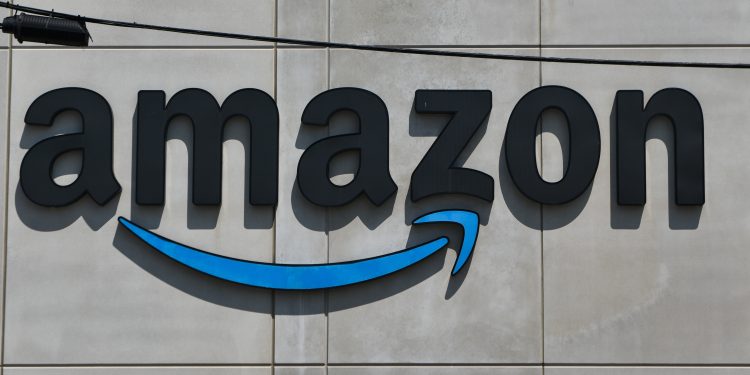Receita da Amazon com nuvem salta 37% e surpreende analistas