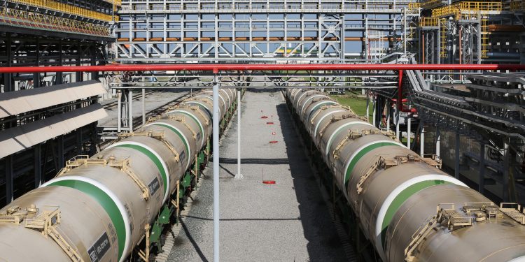 Rússia proíbe exportações de diesel após ataques da Ucrânia a refinarias